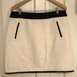Ann Taylor White Skirt Black Trim Size 12